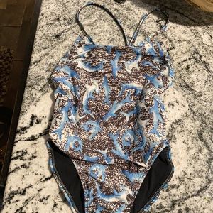 shark jolyn one piece, size 28